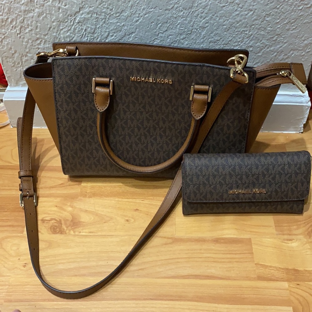 MICHAEL KORS⦂ CROSSBODY & WALLET